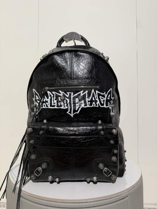 Picture of Balenciaga Handbags _SKUfw229782397fw